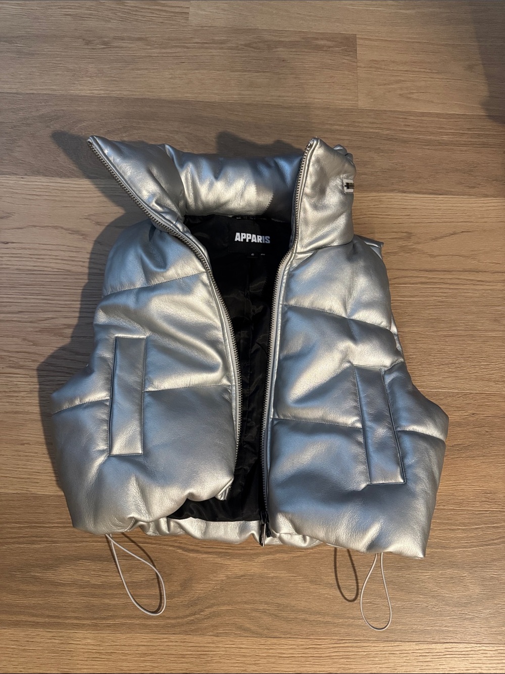 Apparis vest